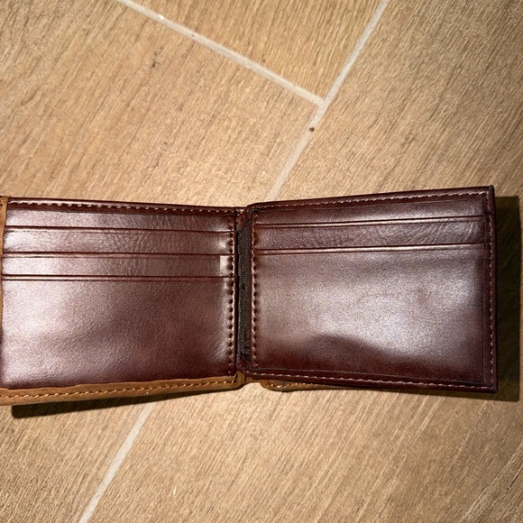 Brown Like New Cody James Men’s Western Tooled Leather Wallet - Picture 5 of 6